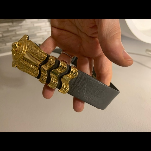 JUDITH LEIBER VINTAGE GREY LEATHER/GOLD ADJUSTABLE BELT TO 39 ” - Picture 4 of 4